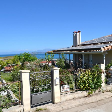 Corinthian Sun - Vacation Home Extérieur photo